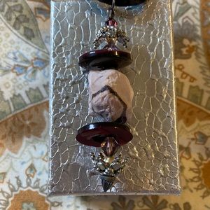 Natural stone pendant necklace